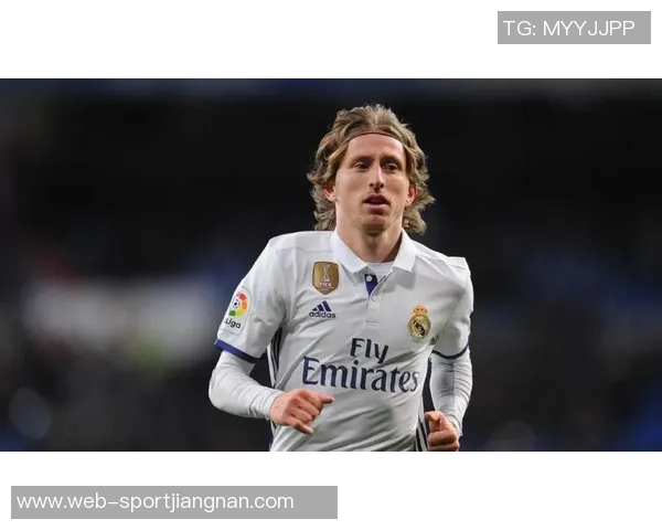 弗洛伦齐赞莫德里奇年过四十却依然年轻如二十五岁 弗洛伦齐赞莫德里奇年过四十却依然年轻如二十五岁