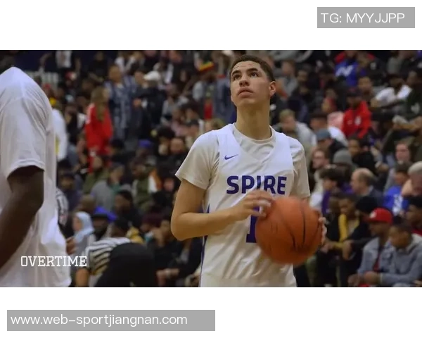 斯玛特称赞拉梅洛鲍尔高中时代就展现出疯狂投篮能力 斯玛特称赞拉梅洛鲍尔高中时代就展现出疯狂投篮能力